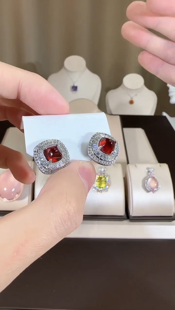 【闪购商品】石榴石（芬达石）耳饰银S925镶嵌9mm耳钉