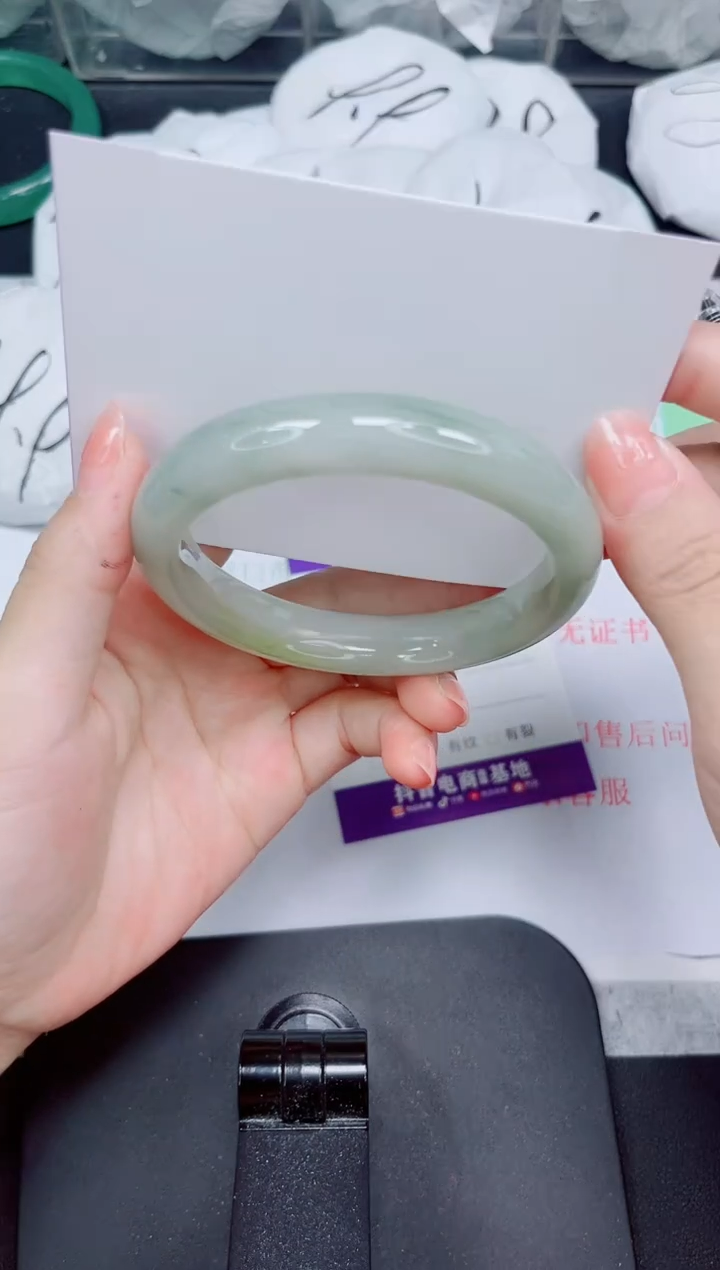 石英质玉手镯未镶嵌114-61
