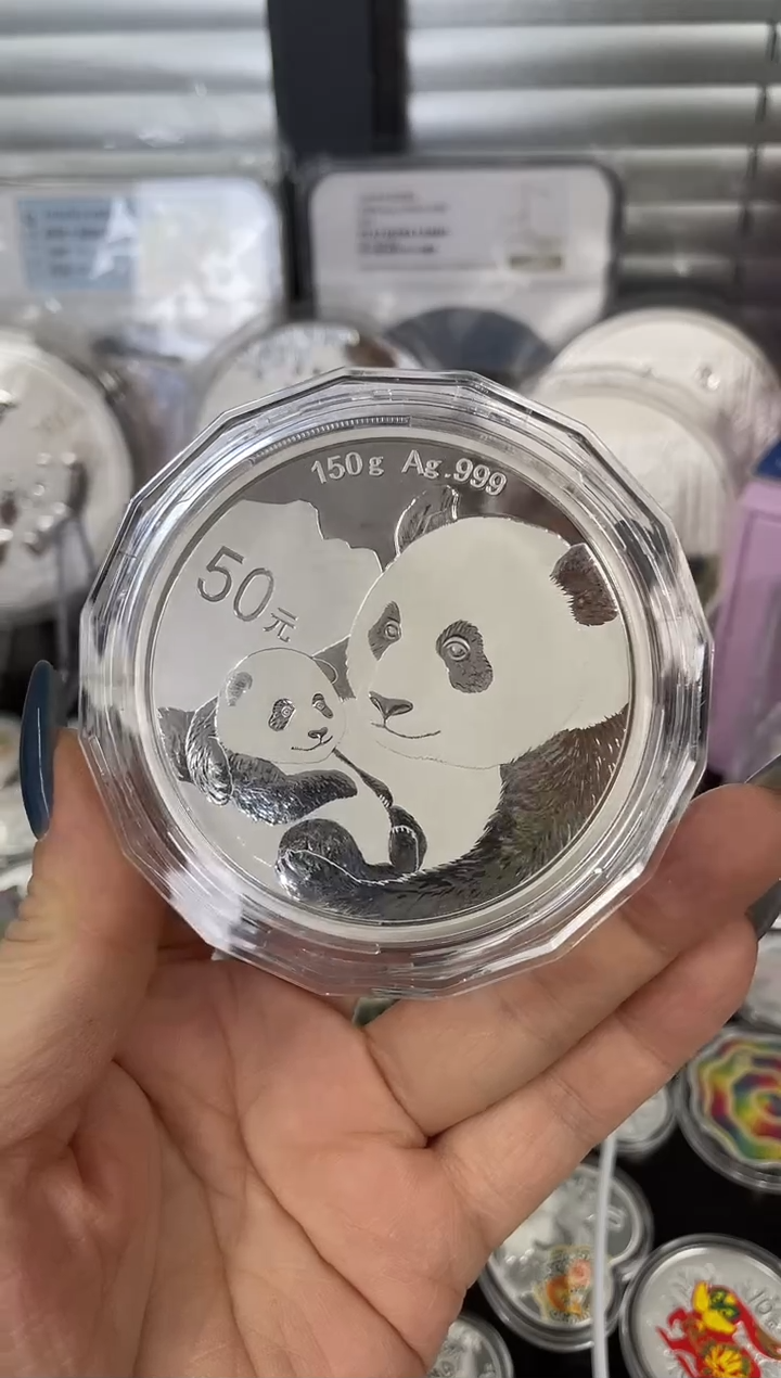 纯银2019熊猫银币150克原证盒