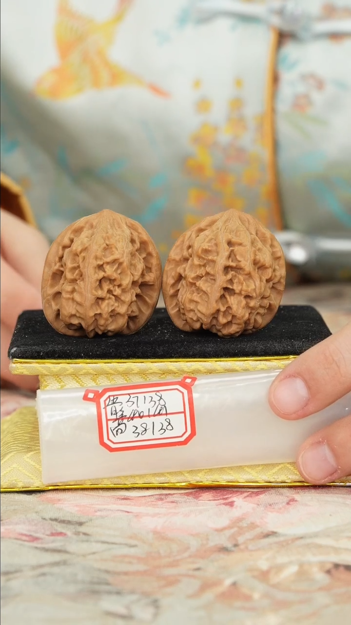 【闪购商品】文玩核桃把件马蹄