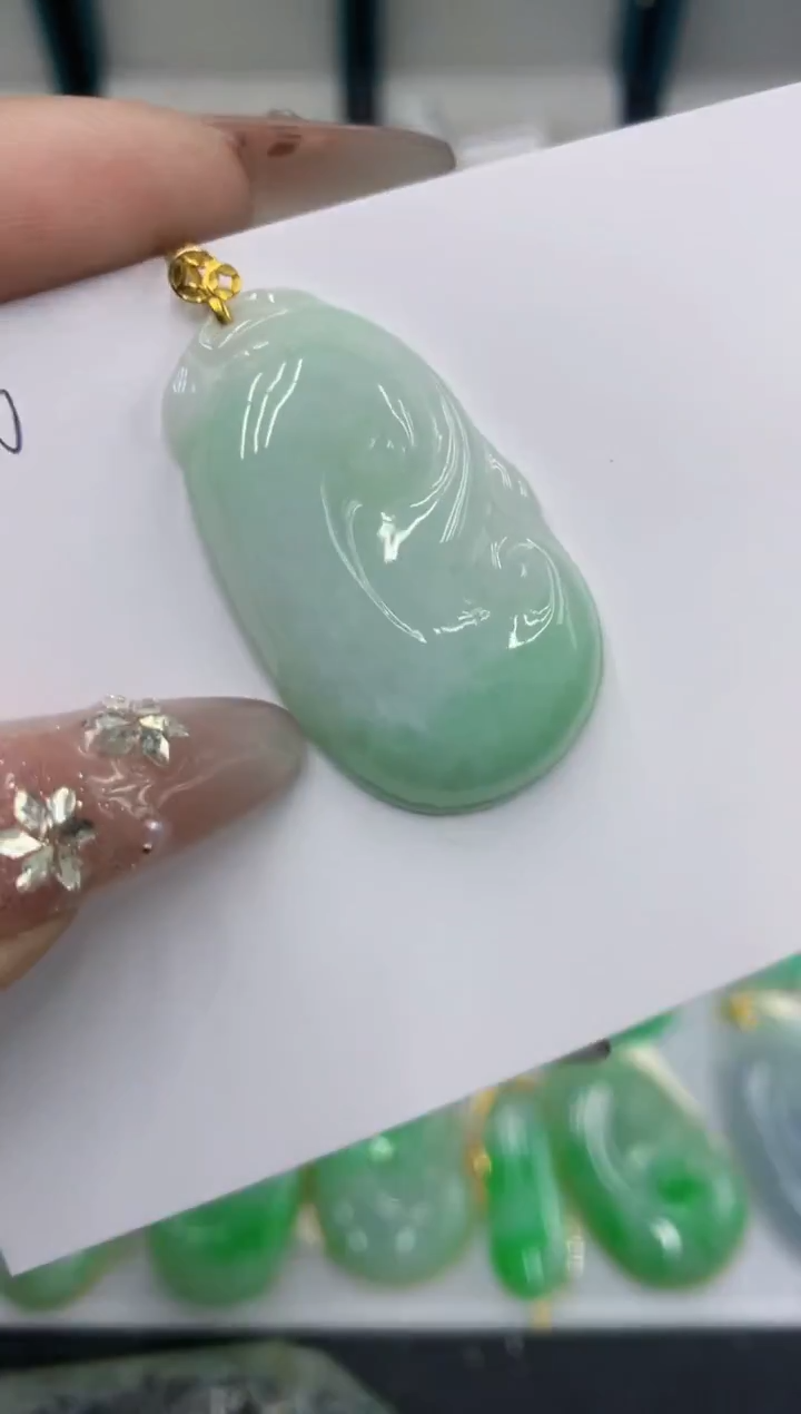 颈饰18K金镶嵌翡翠111111