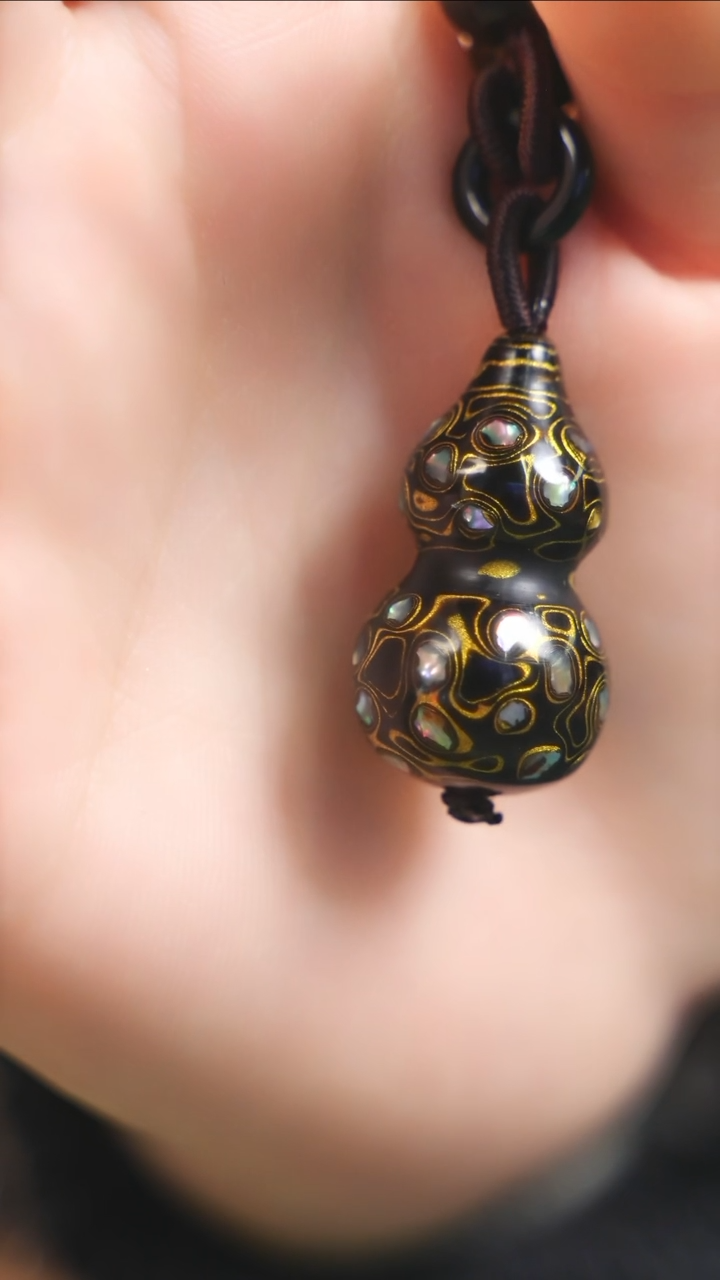 【闪购商品】黑金大漆紫光檀螺钿小脖挂