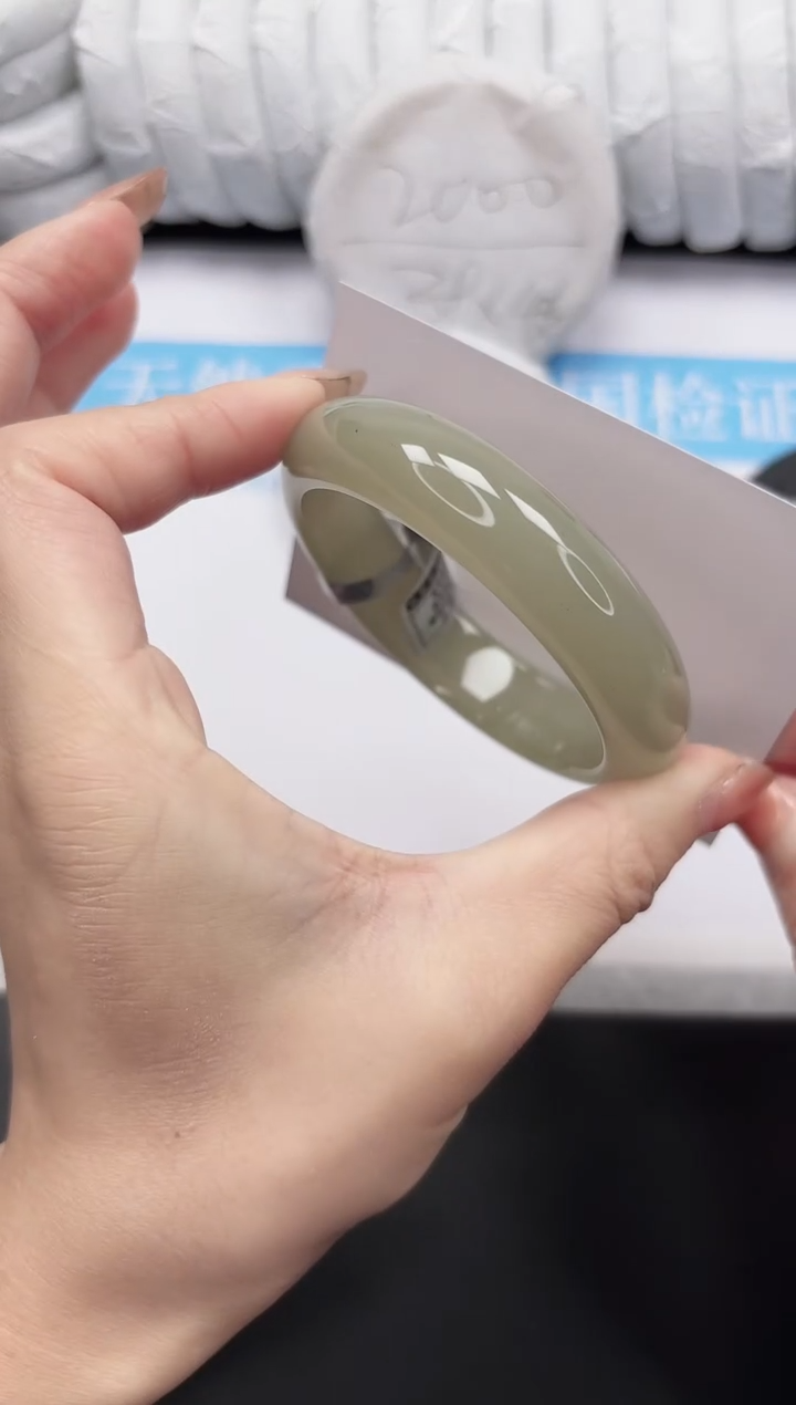 未镶嵌手镯石英质玉94-55.7DK