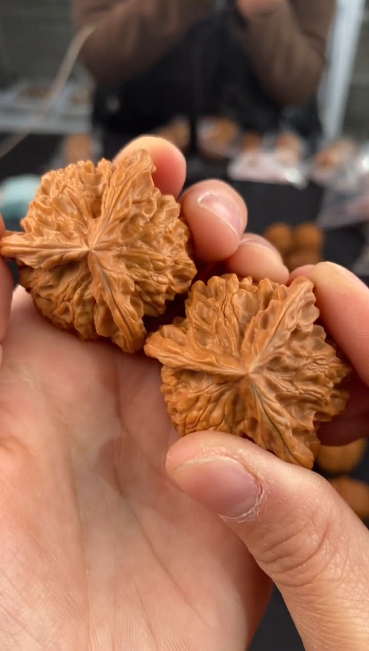 【闪购商品】文玩核桃把件盘山奔38-x419