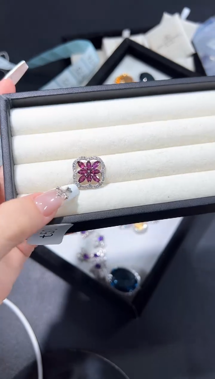 吊坠(不含链)银S925镶嵌石榴石62t多样性发其一【1个】