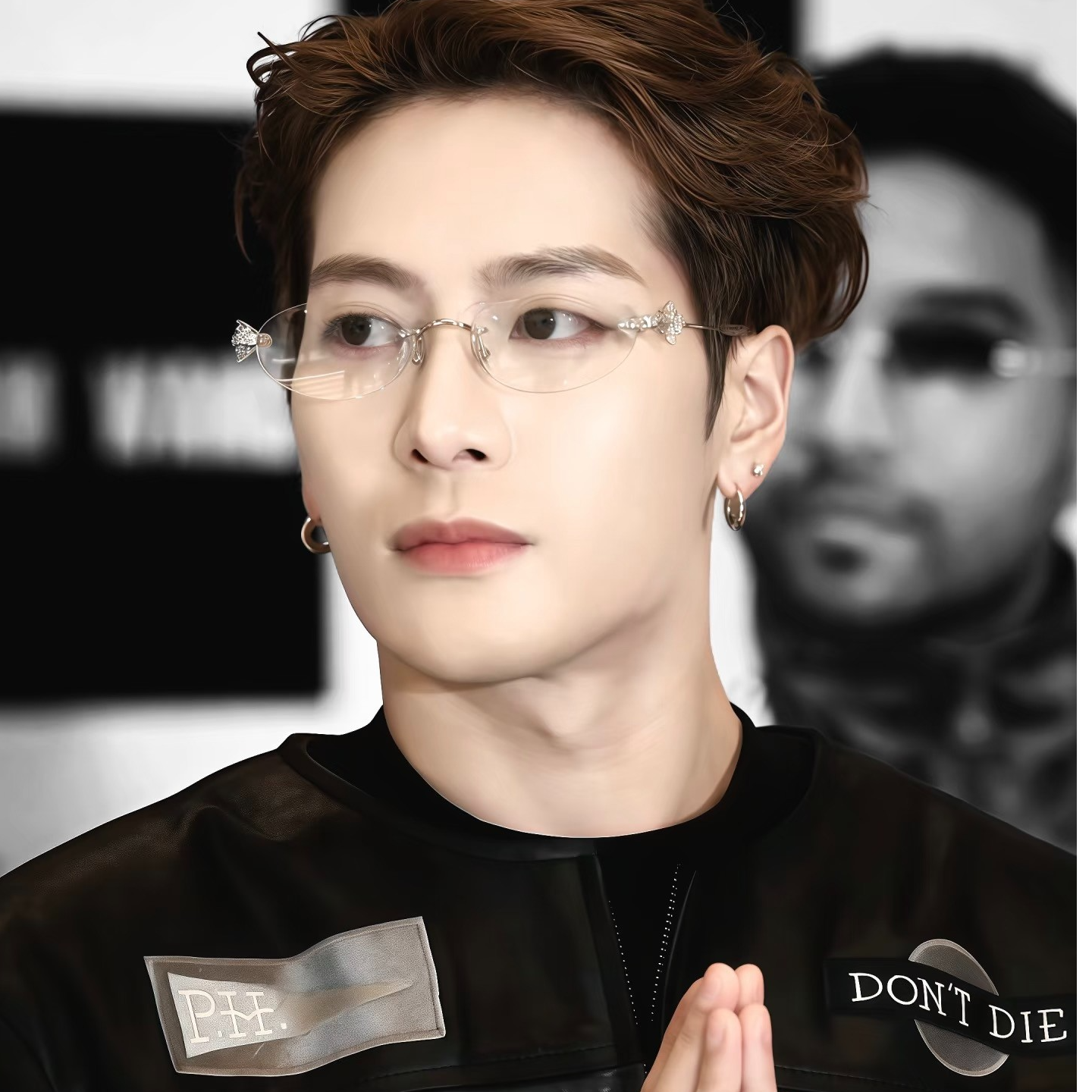 4；王嘉尔同款这副银色金属椭圆形太阳镜细节超精致满满的高级感