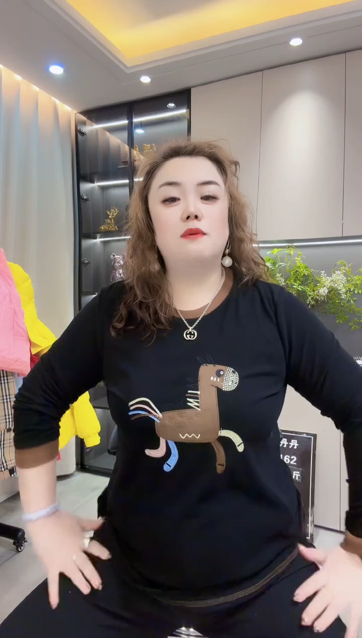 5923小马黑色小衫150-170斤