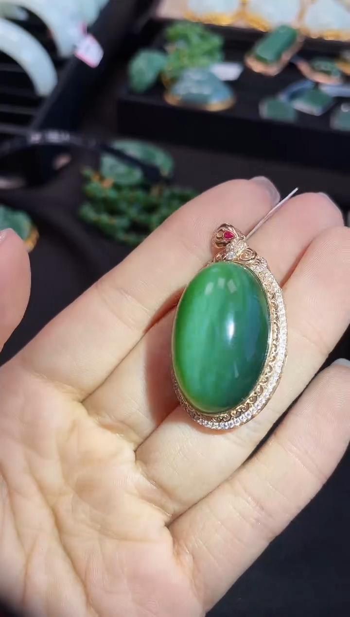 【闪购商品】和田玉吊坠18K金镶嵌多样性发一Z