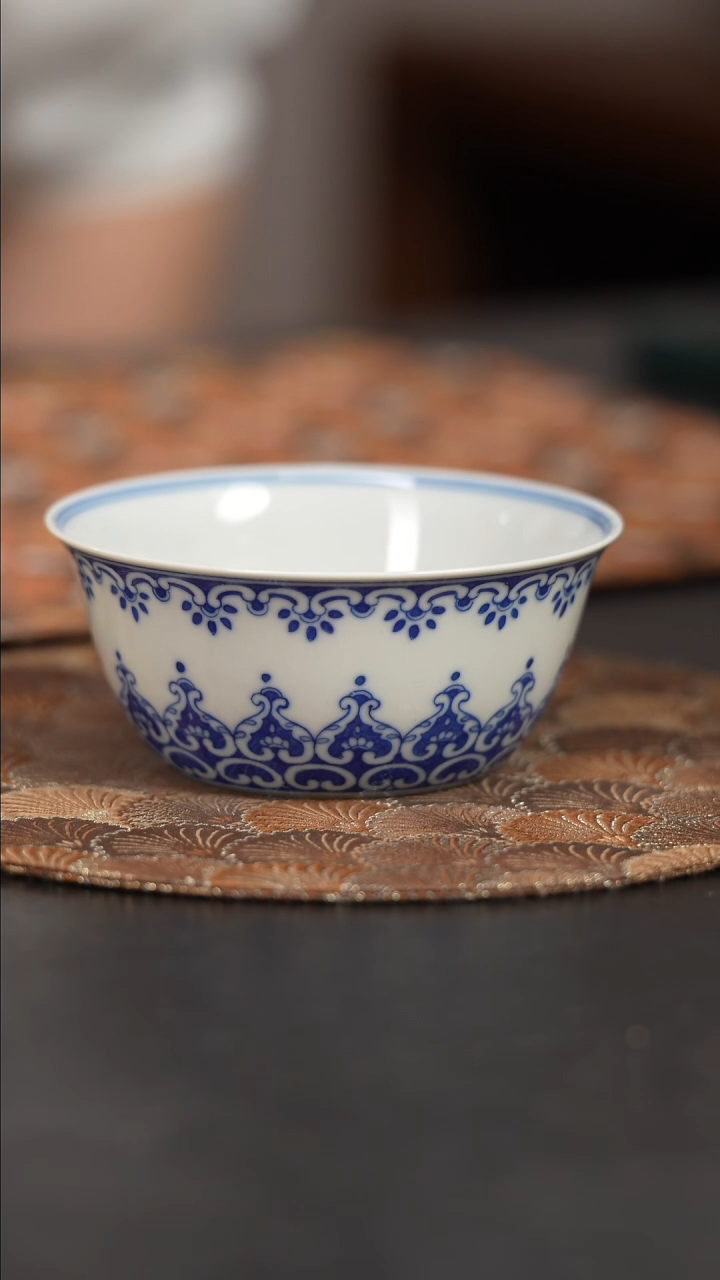 【闪购商品】杯看山柴窑青花图案