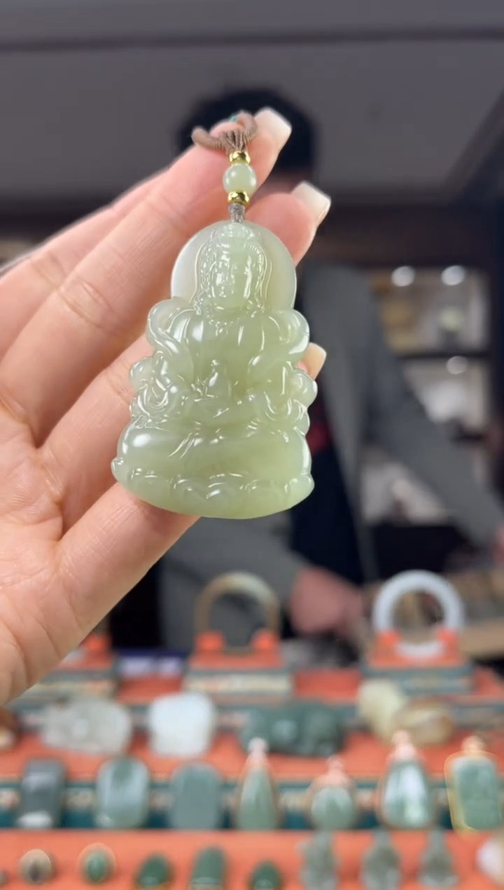 颈饰未镶嵌和田玉佩佩