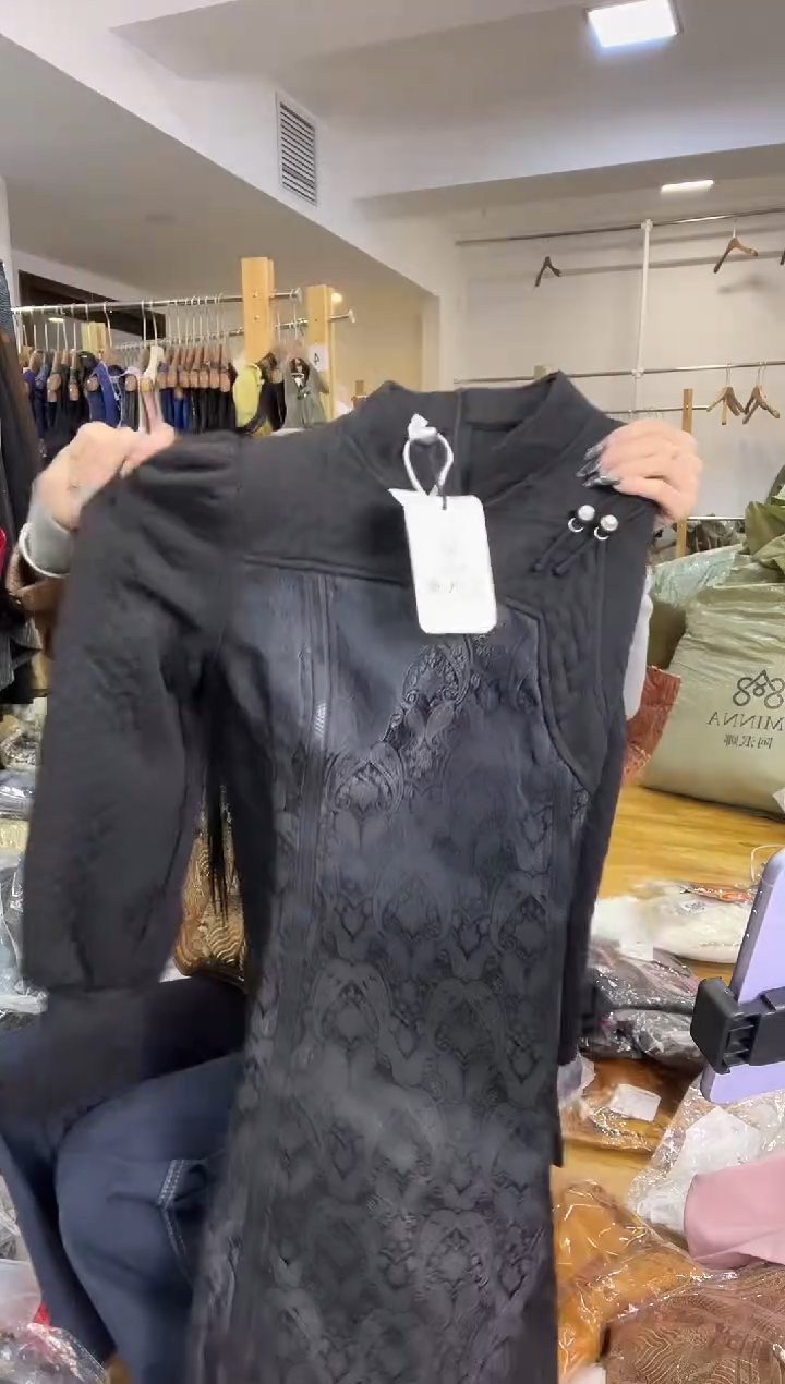 卫衣裙       L码        105-115斤