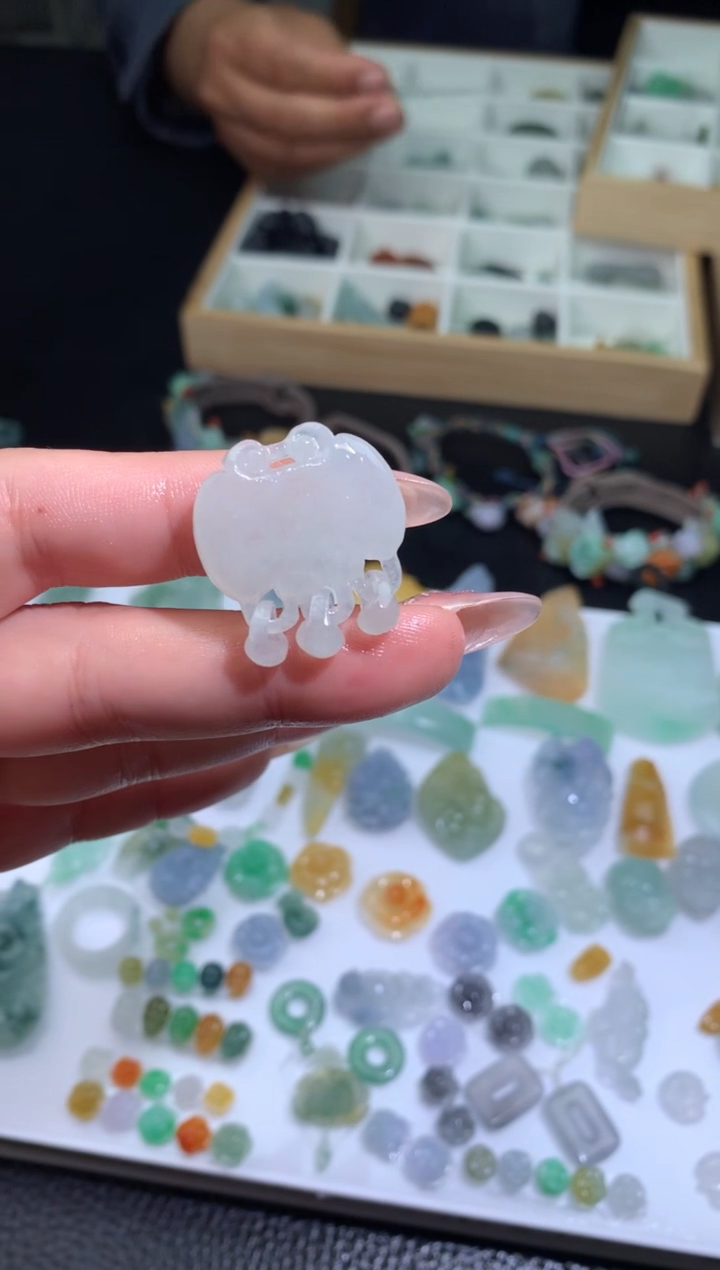 【闪购商品】定制翡翠未镶嵌锁