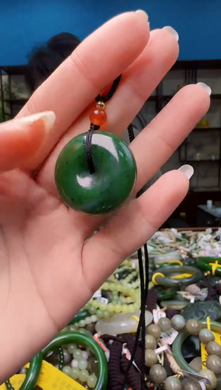 颈饰未镶嵌和田玉1