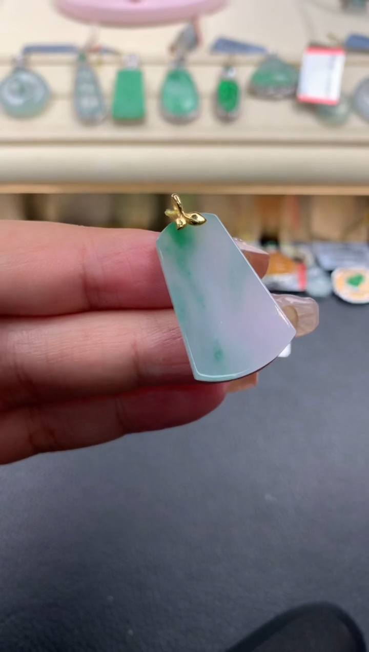 【闪购商品】翡翠颈饰18K金镶嵌Q117       