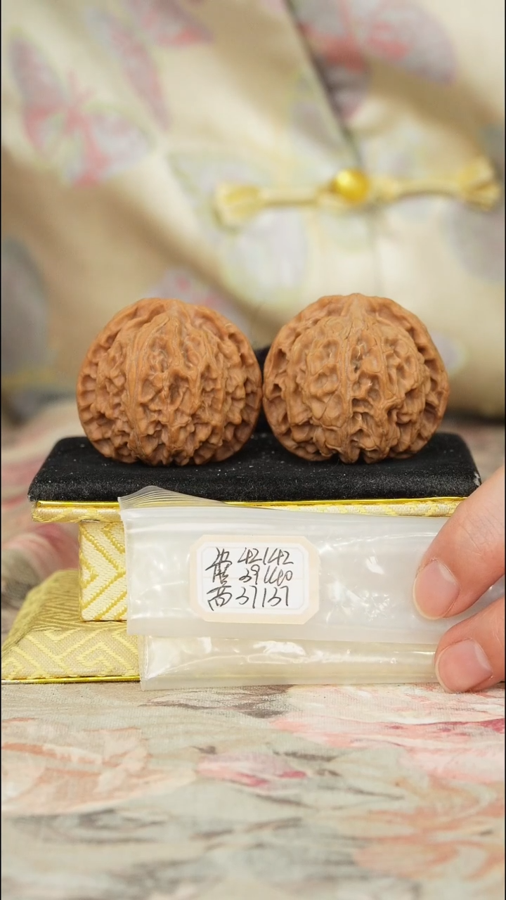【闪购商品】文玩核桃把件苹果园
