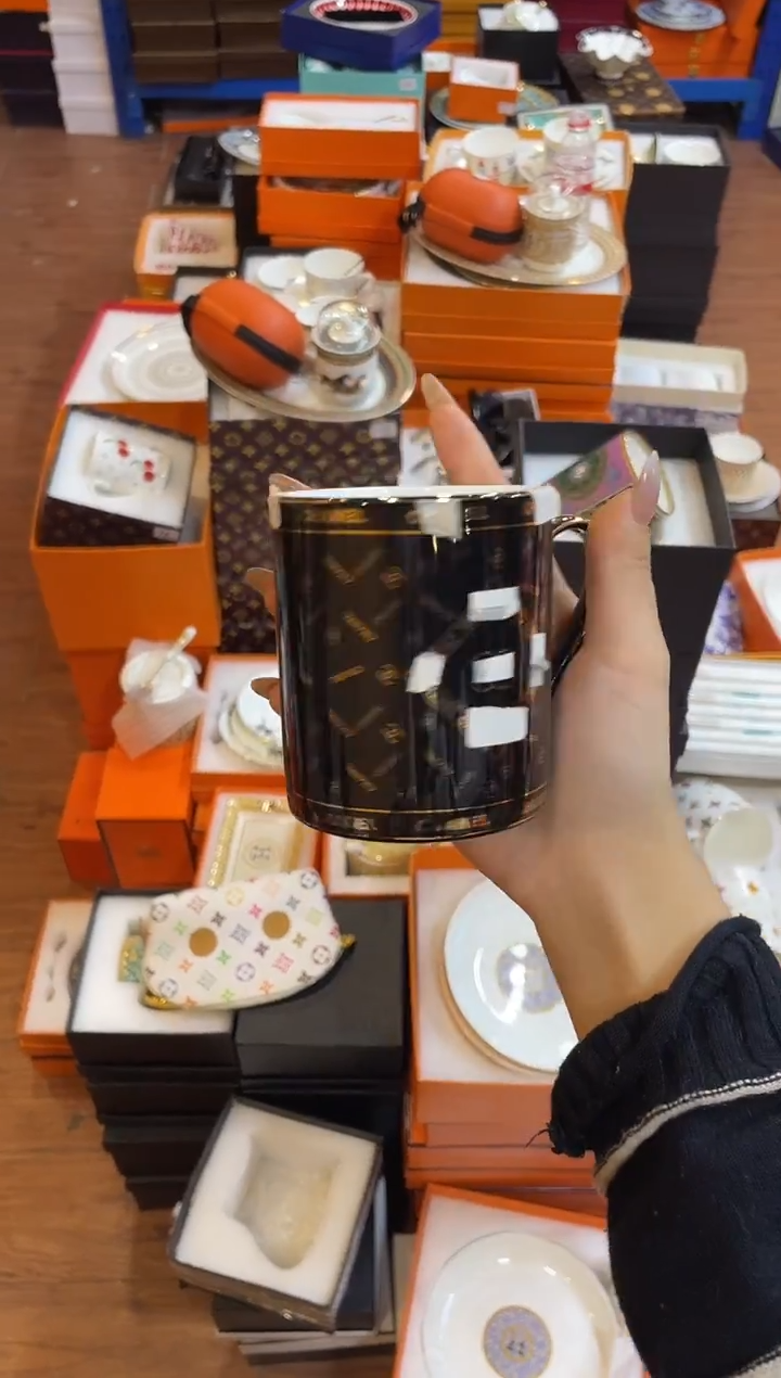 杯鸿辉家品牌瓷器，京东包邮！