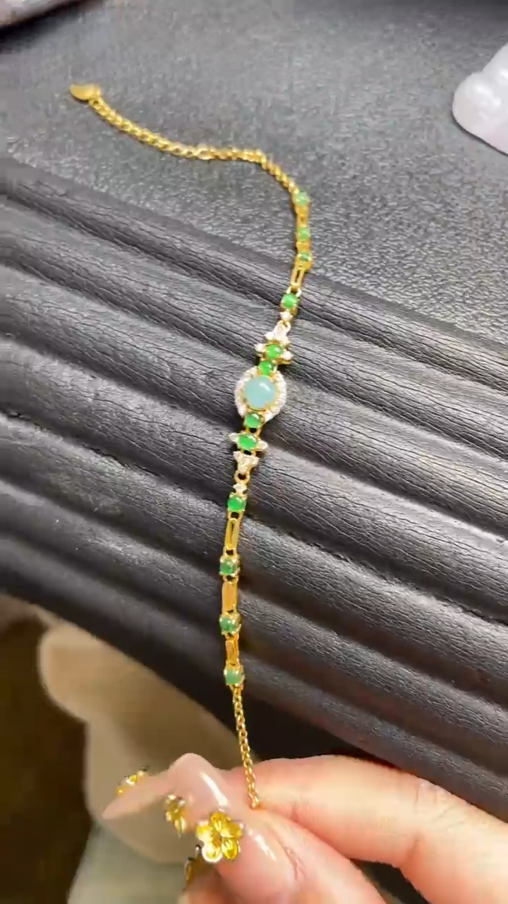 【闪购商品】翡翠颈饰未镶嵌      *24