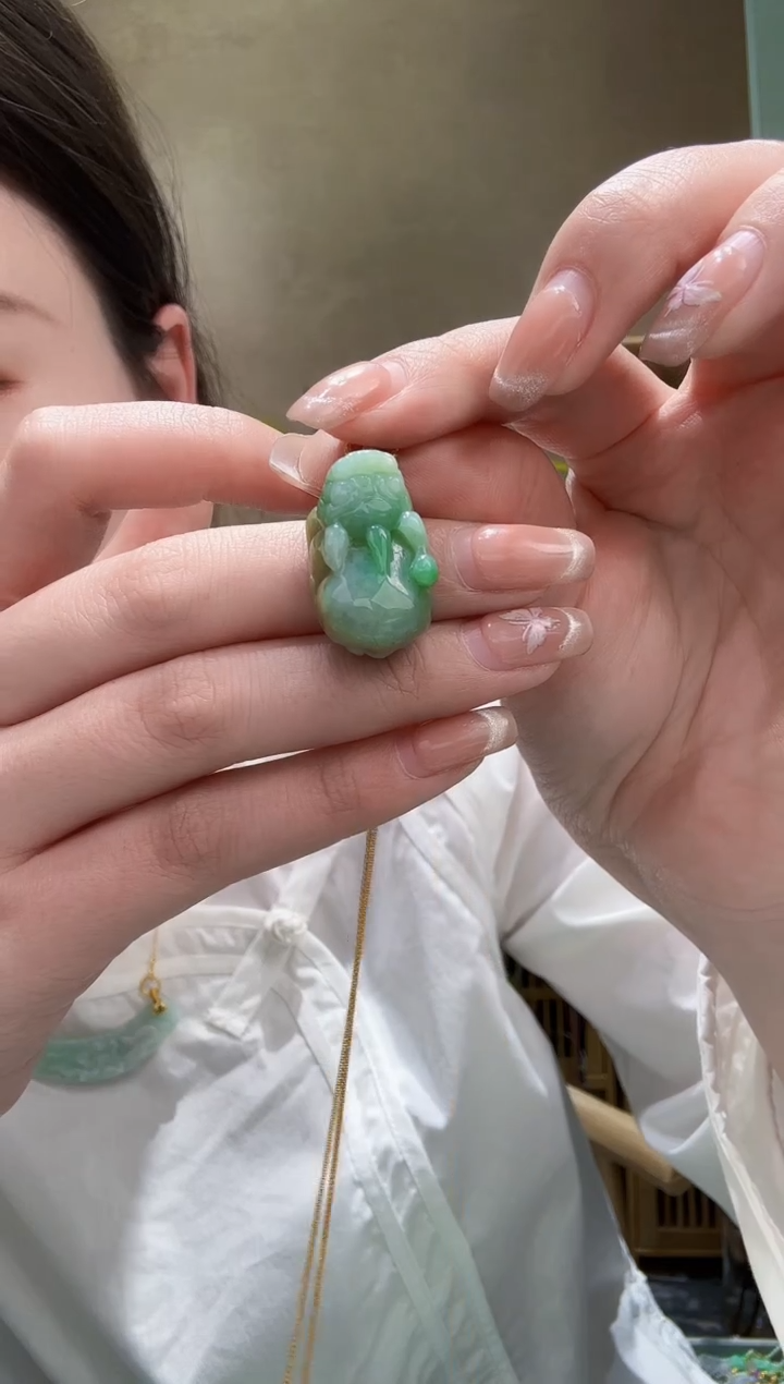 【闪购商品】翡翠未镶嵌颈饰吊坠