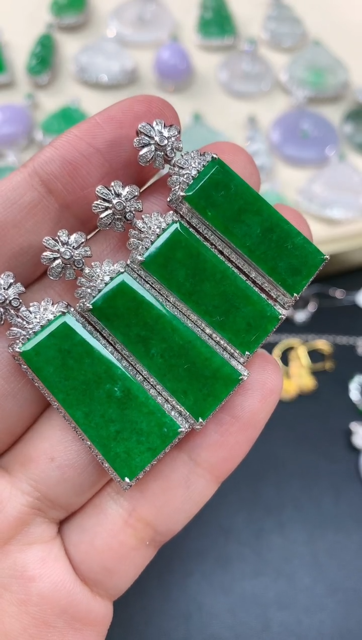 【闪购商品】翡翠吊坠(不含链)18K金镶嵌A121|5980|多样性发货一件