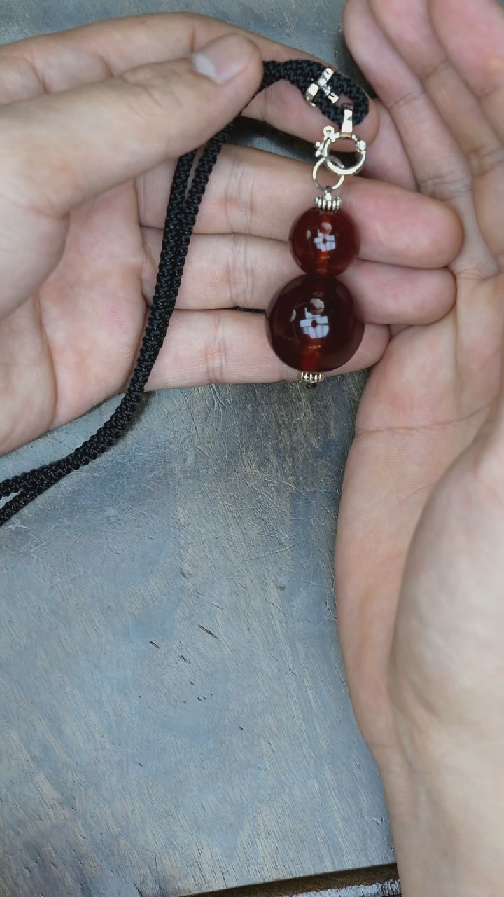 【闪购商品】琥珀裸石未镶嵌血珀葫芦项链