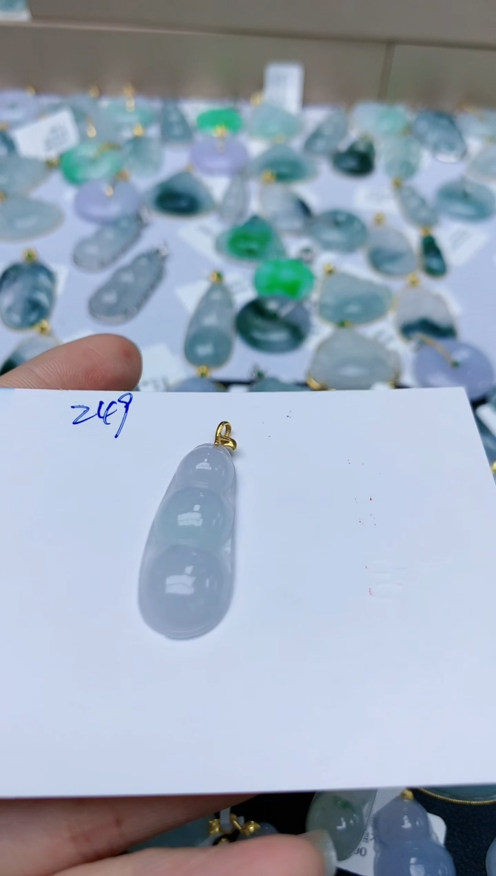 【闪购商品】翡翠颈饰18K金镶嵌天然翡翠A货    249