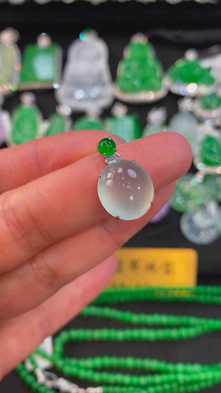 【闪购商品】翡翠颈饰未镶嵌冰蛋