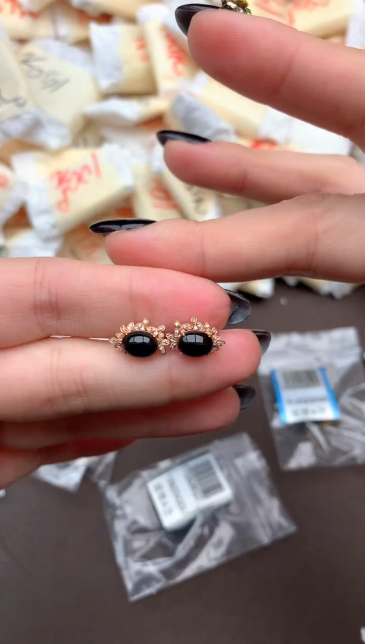 翡翠挂件18K金镶嵌一