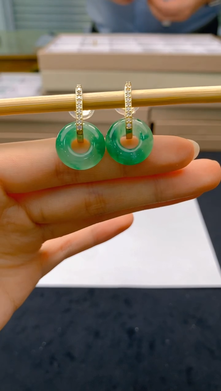 【闪购商品】石英质玉耳坠未镶嵌冰美人非洲翠170