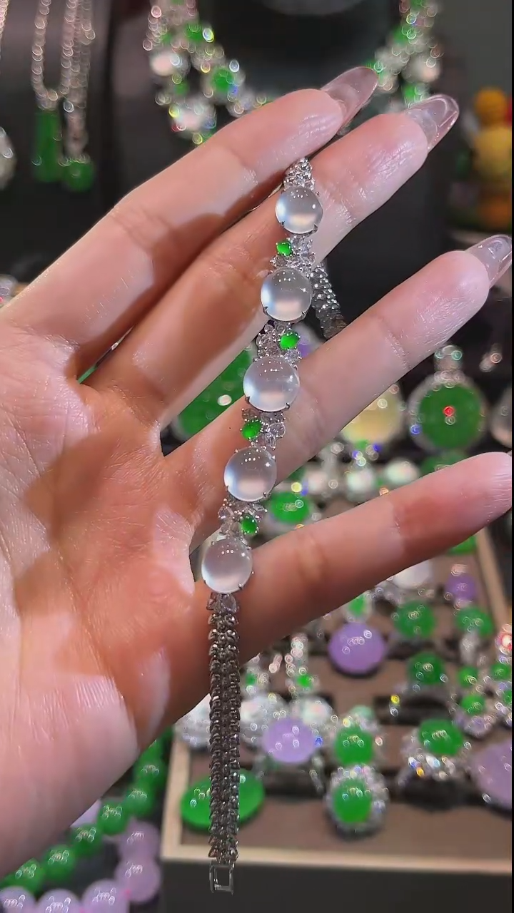 18K金镶嵌手链翡翠手链