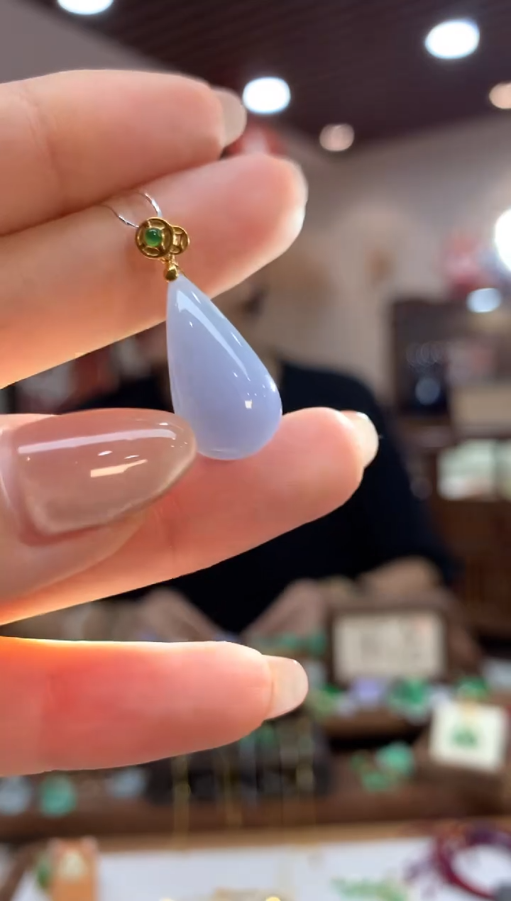 翡翠18K金镶嵌吊坠(不含链)水滴