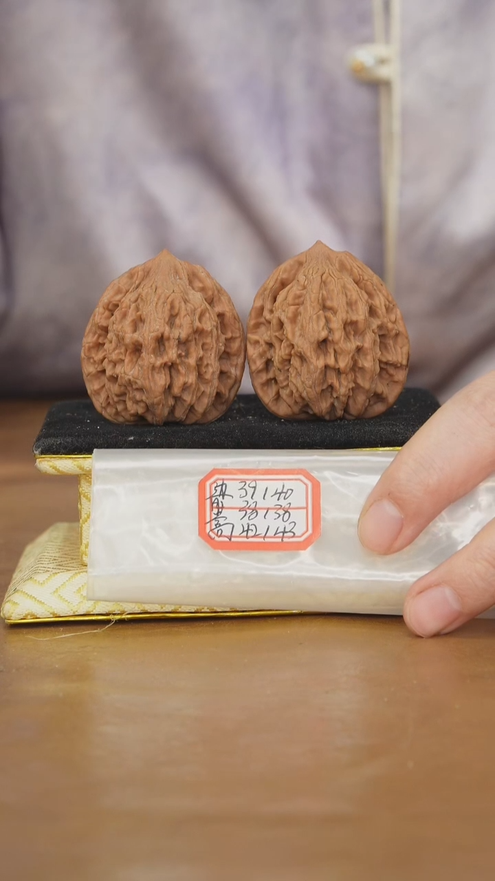 把件文玩核桃麦穗虎头