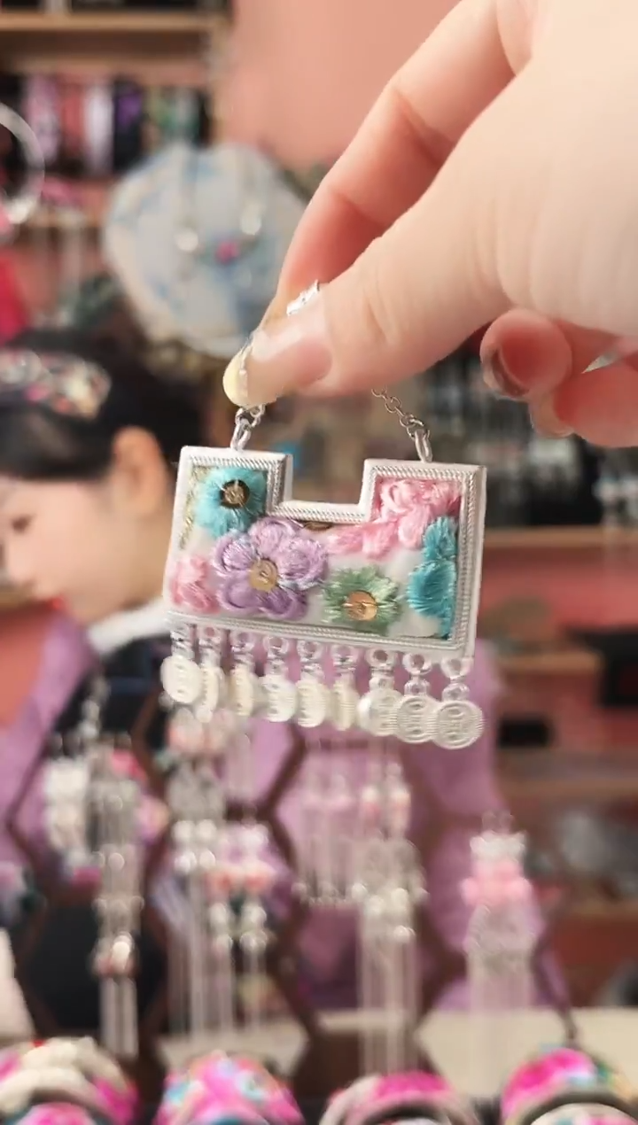 艺枝独绣手工饰品170