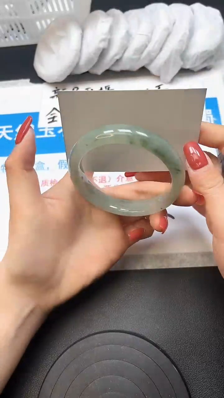 【闪购商品】石英质玉手镯未镶嵌135