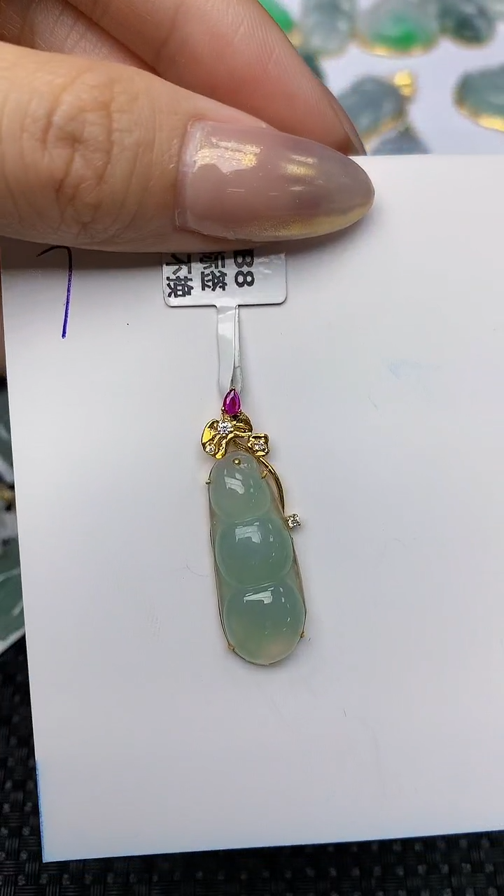 【闪购商品】翡翠颈饰18K金镶嵌天然翡翠A货