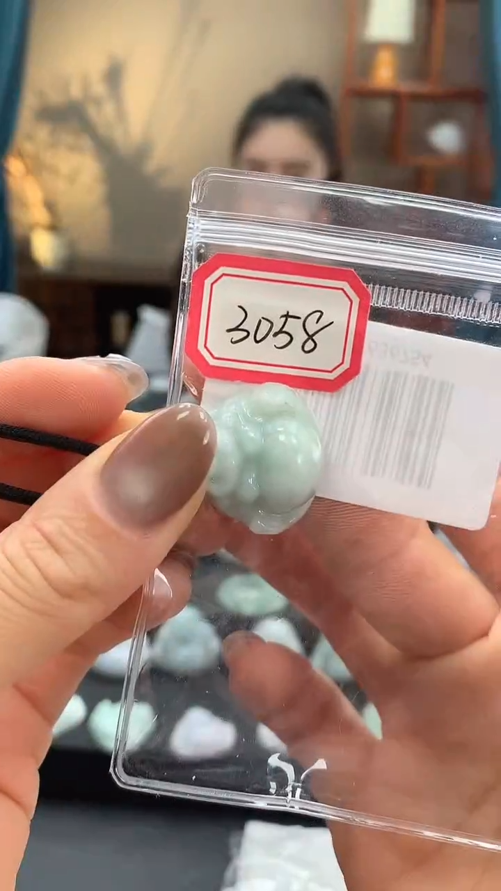 颈饰未镶嵌翡翠佛公3058