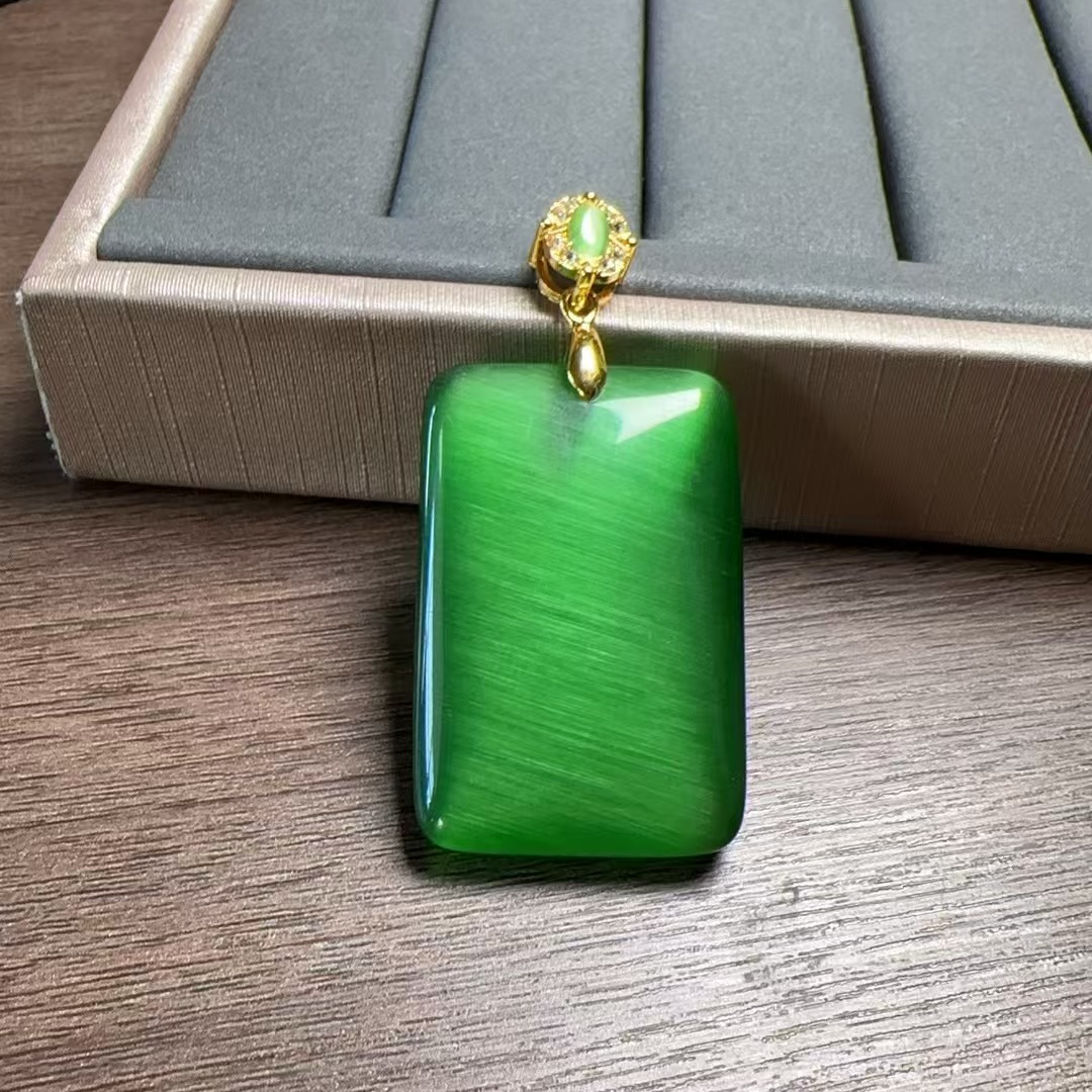 B19和田玉猫眼碧玉无事牌赠链