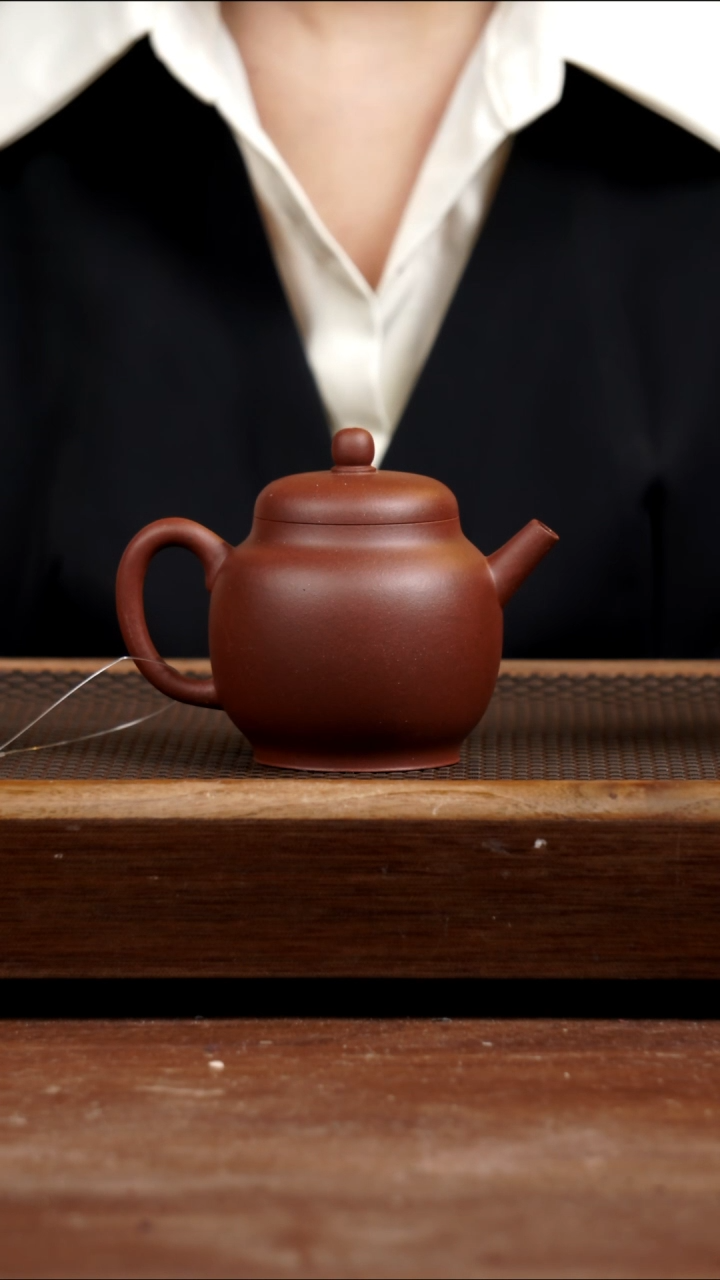 茶壶紫砂玫红底槽青君乐210CC