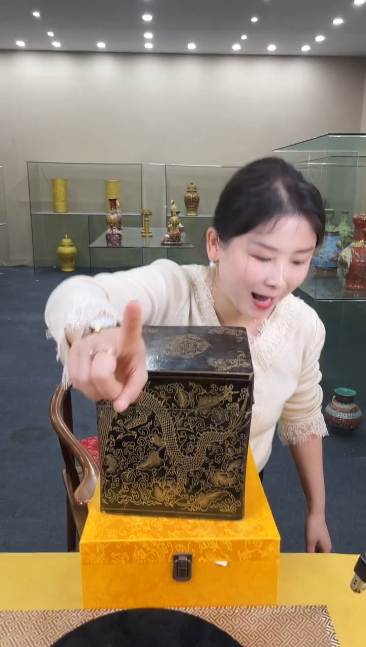 【闪购商品】瓶景德镇地方陶瓷    
