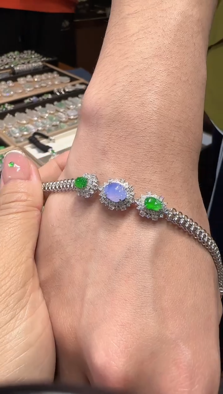 【闪购商品】翡翠手链18K金镶嵌蛋面