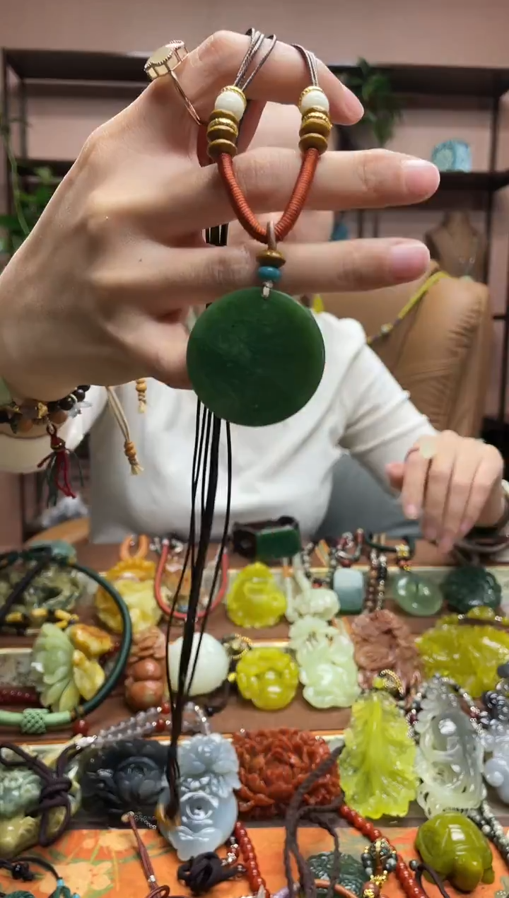 颈饰未镶嵌和田玉·1