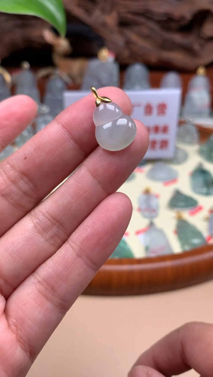 【闪购商品】翡翠颈饰18K金镶嵌葫芦