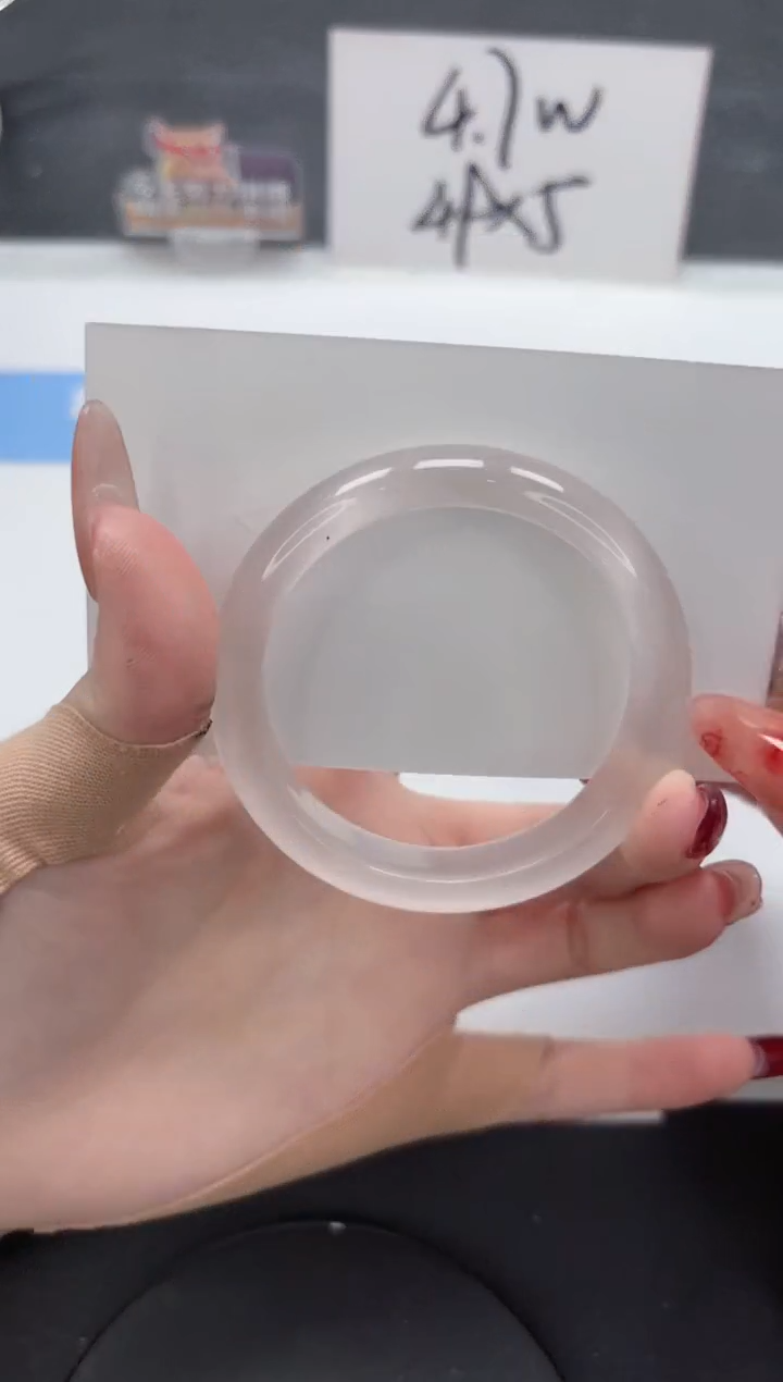 【闪购商品】石英质玉手镯未镶嵌A395-52.3