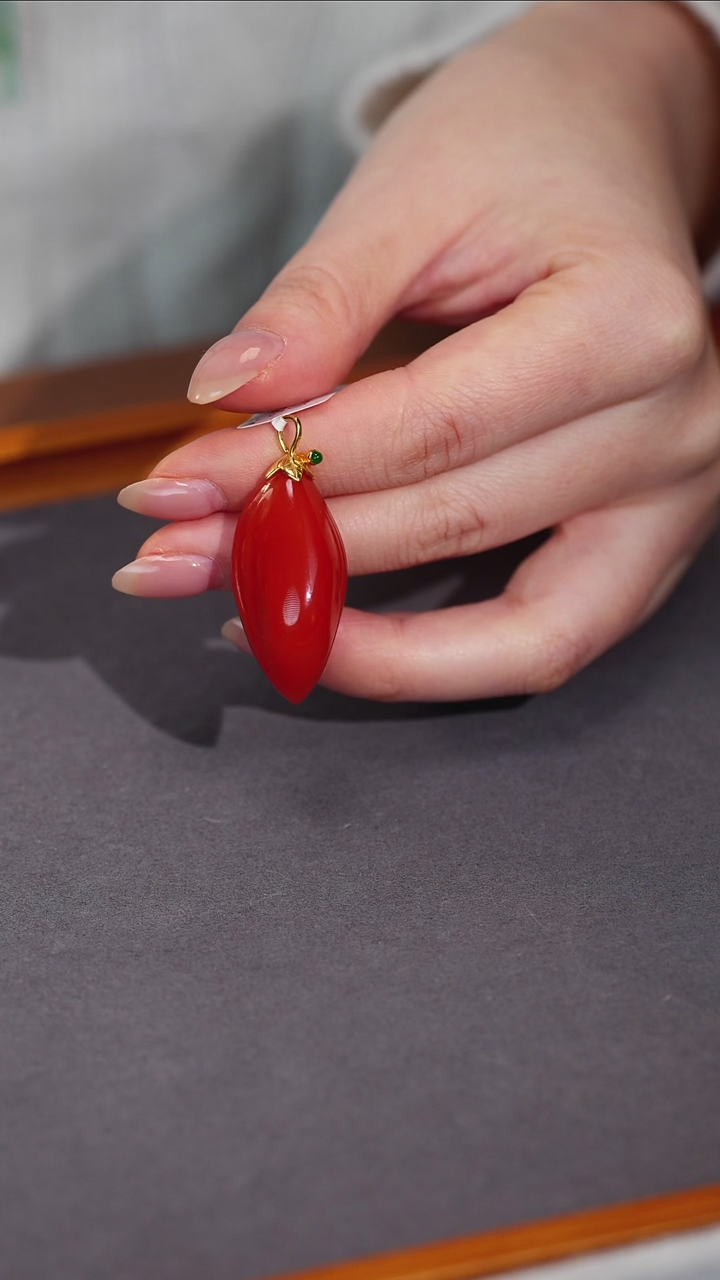 吊坠(不含链)18K金镶嵌南红玛瑙原矿D11