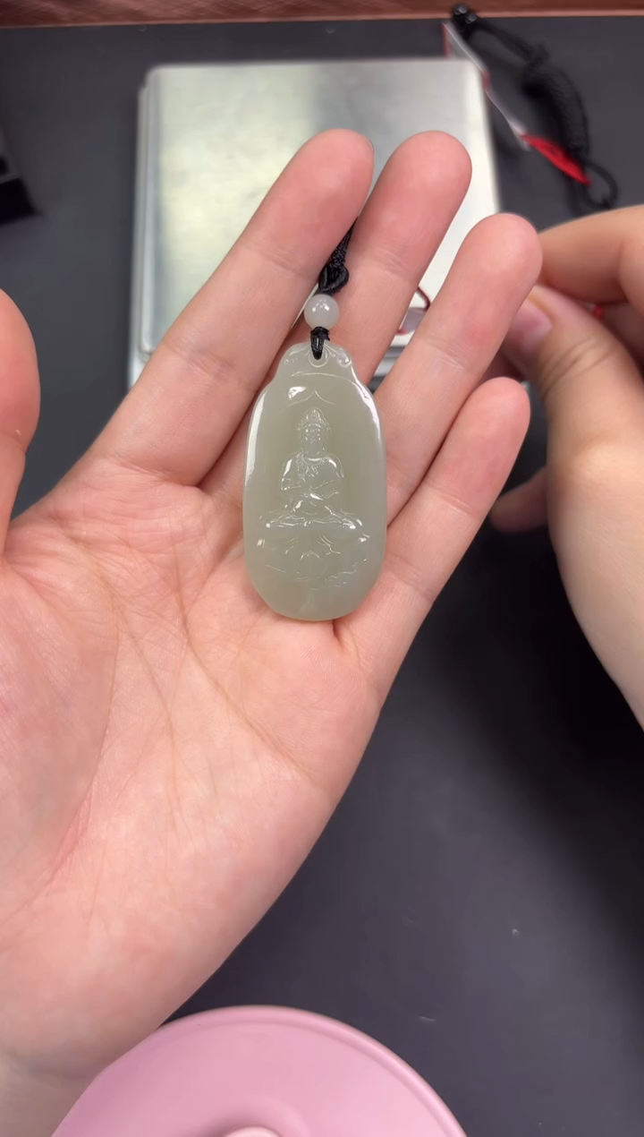 【闪购商品】和田玉吊坠(赠链)未镶嵌且末微色差近矿吊坠