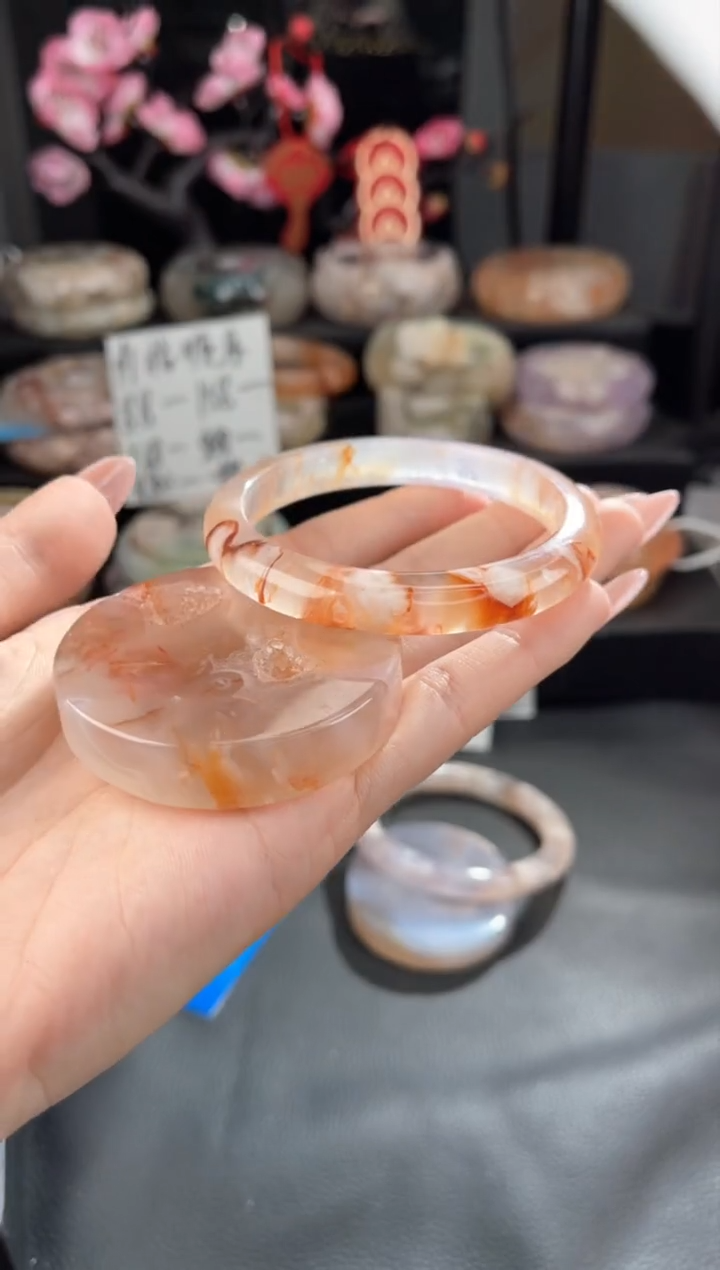 【闪购商品】石英质玉手镯未镶嵌56