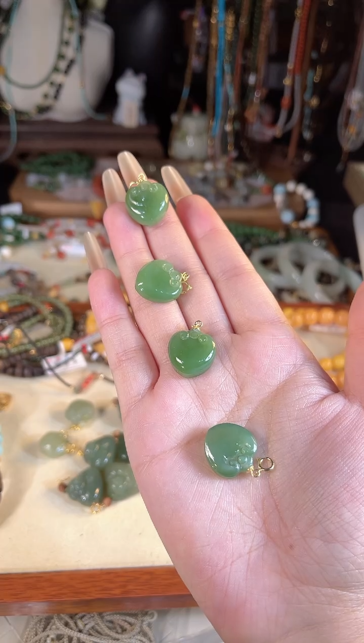 【闪购商品】和田玉吊坠(不含链)未镶嵌多样性发货其一