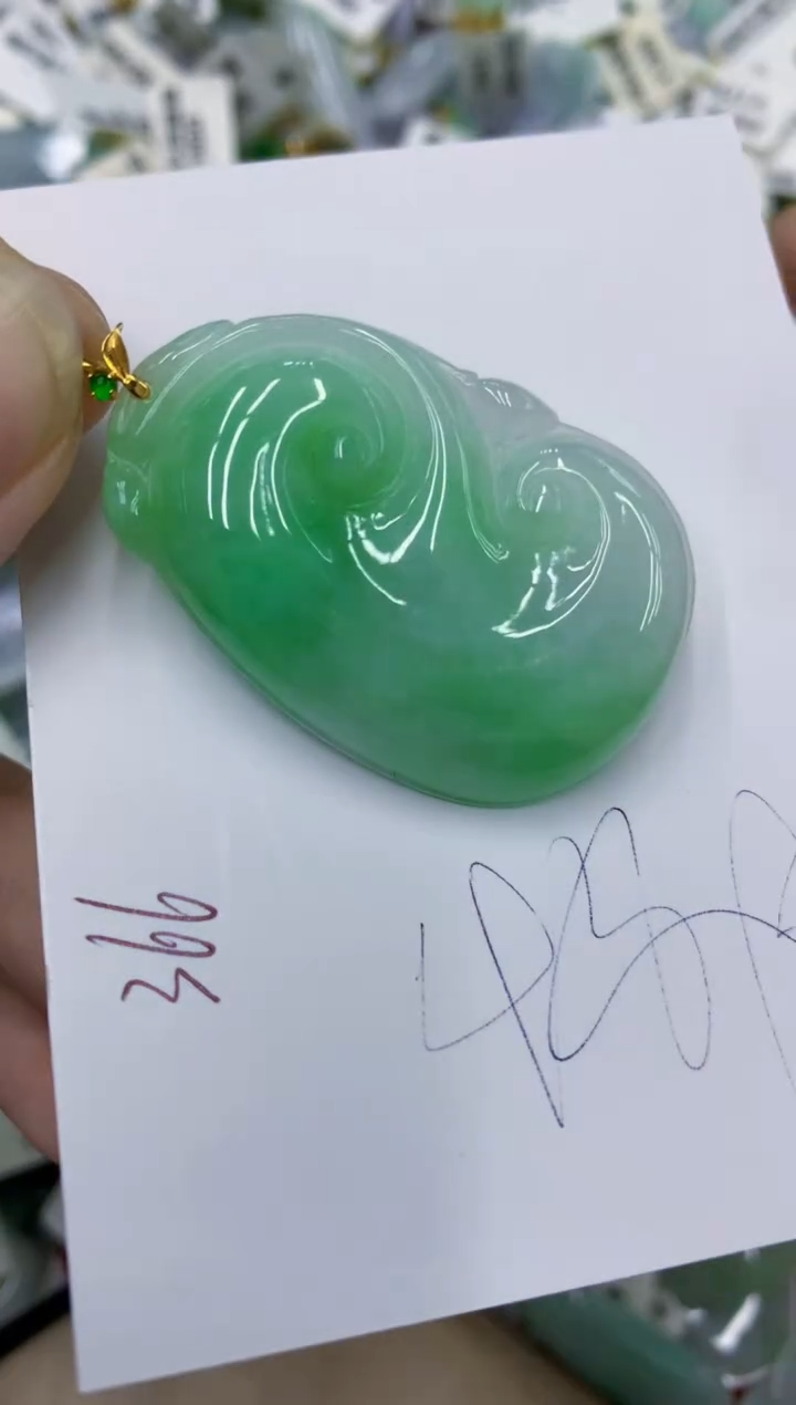 颈饰18K金镶嵌翡翠11111111111