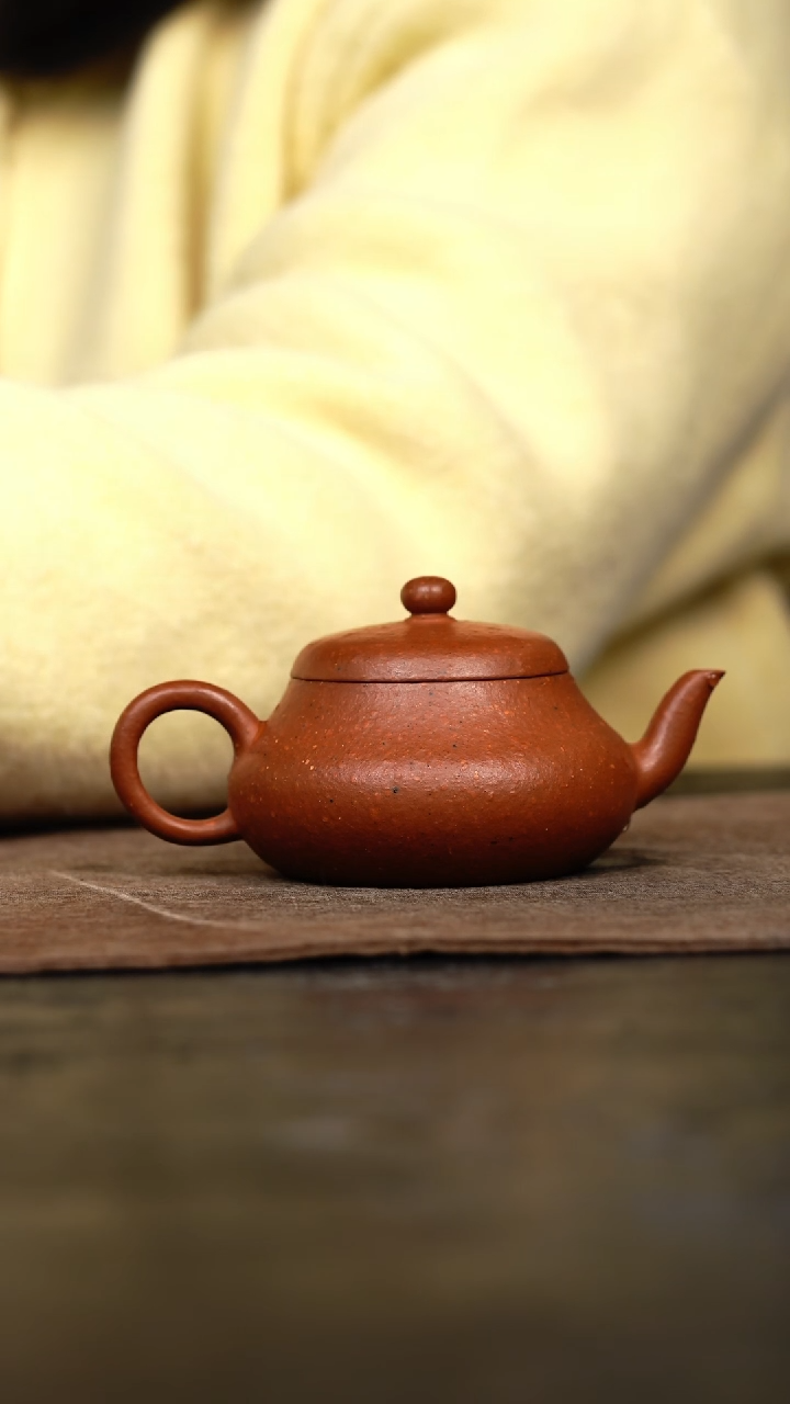【闪购商品】紫砂茶壶君德壶粗砂朱泥110cc