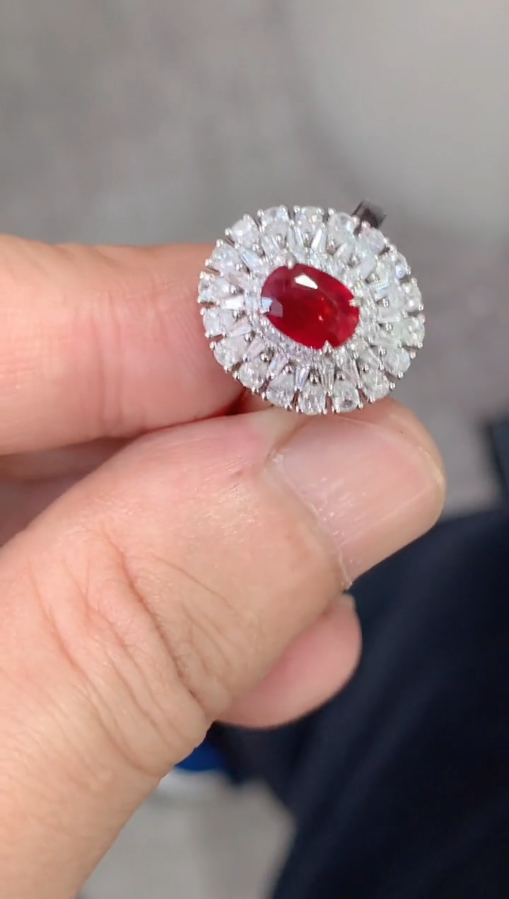 【闪购商品】红宝石戒指18K金镶嵌1.27CT  无烧鸽血红