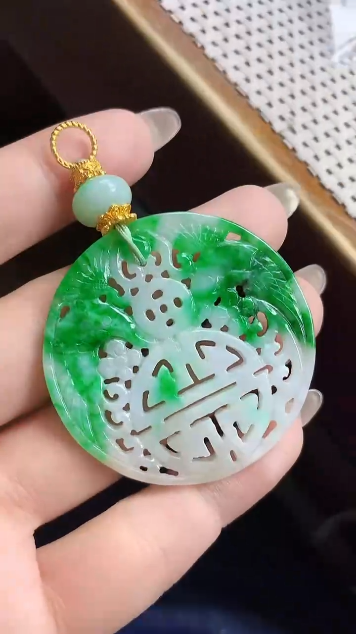 【闪购商品】翡翠颈饰未镶嵌颈饰